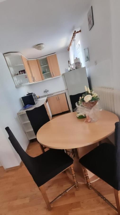 Apartman Antea Оточац Екстер'єр фото