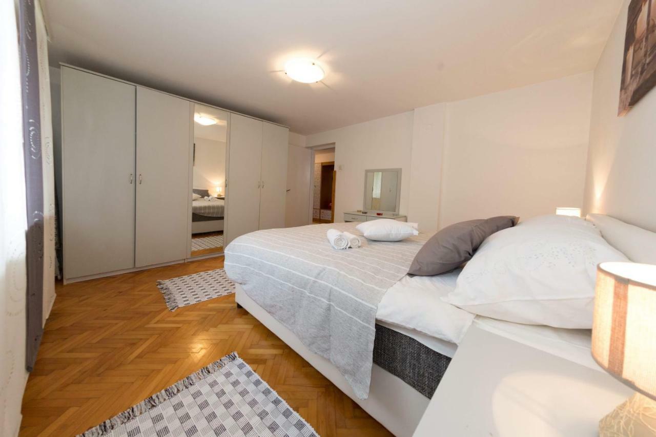 Apartman Antea Оточац Екстер'єр фото