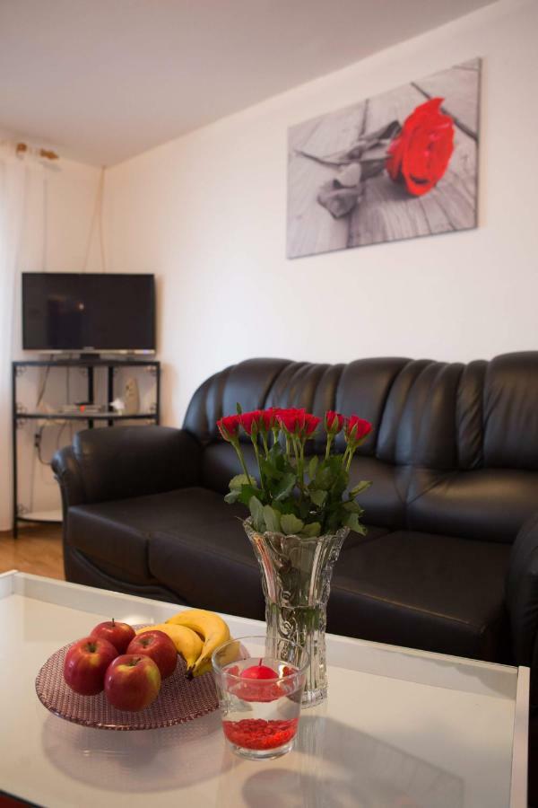 Apartman Antea Оточац Екстер'єр фото